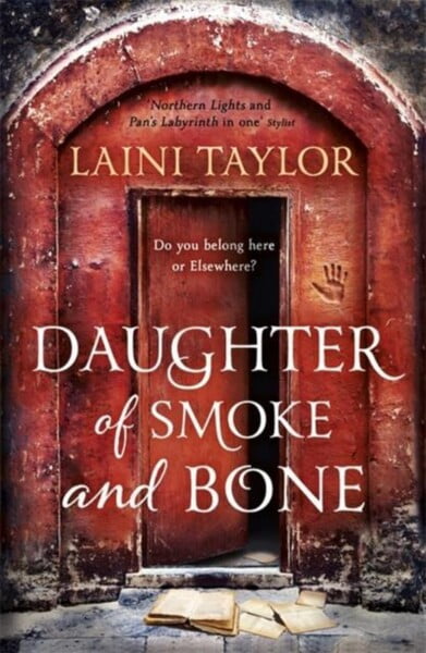 Daughter Of Smoke And Bone by Laini Taylor te koop op hetbookcafe.nl